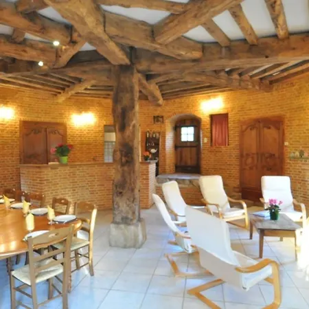 Quaint Holiday In With Large Garden