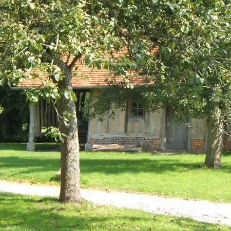 Quaint Holiday In With Large Garden *