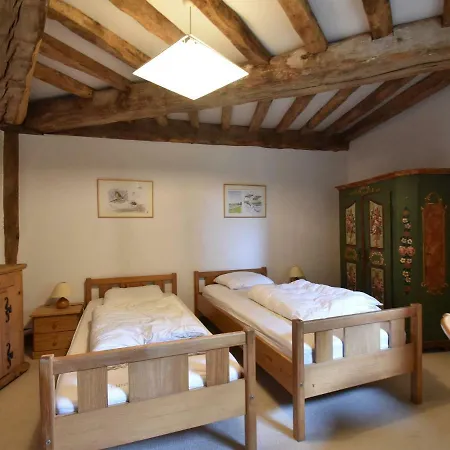 Quaint Holiday In With Large Garden *