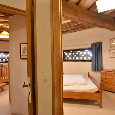 Vakantiehuis Quaint Holiday In With Large Garden *