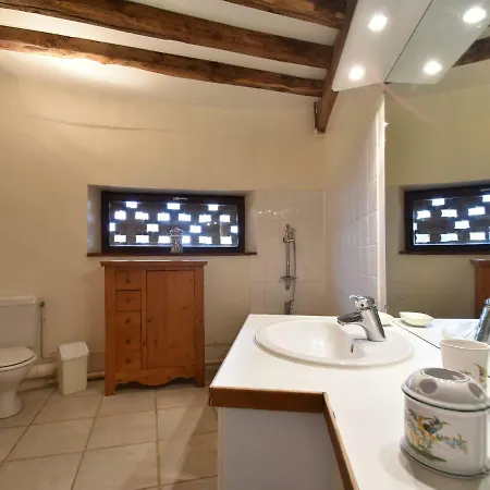 Vakantiehuis Quaint Holiday In With Large Garden *