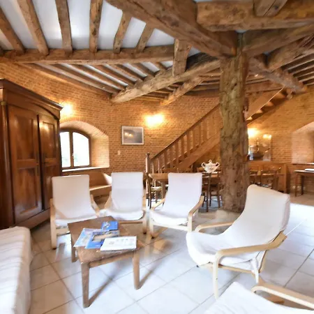 Quaint Holiday In With Large Garden Vakantiehuis Offranville