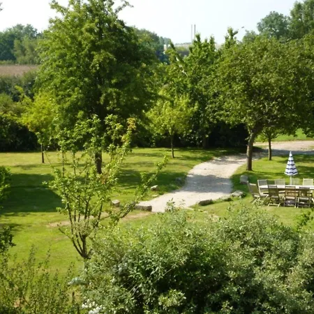 Quaint Holiday In With Large Garden Vakantiehuis Offranville