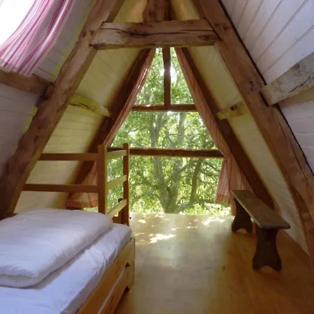Quaint Holiday In With Large Garden *